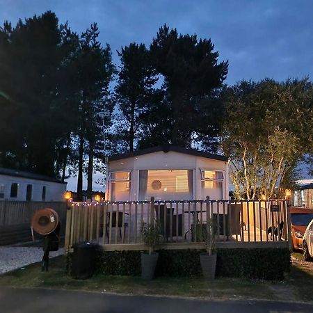 The Hygge Retreat At 7 Lakes Country Park, Lincolnshire Βίλα Crowle  Εξωτερικό φωτογραφία