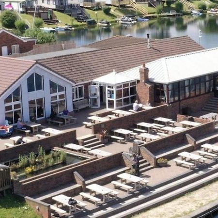 The Hygge Retreat At 7 Lakes Country Park, Lincolnshire Βίλα Crowle  Εξωτερικό φωτογραφία