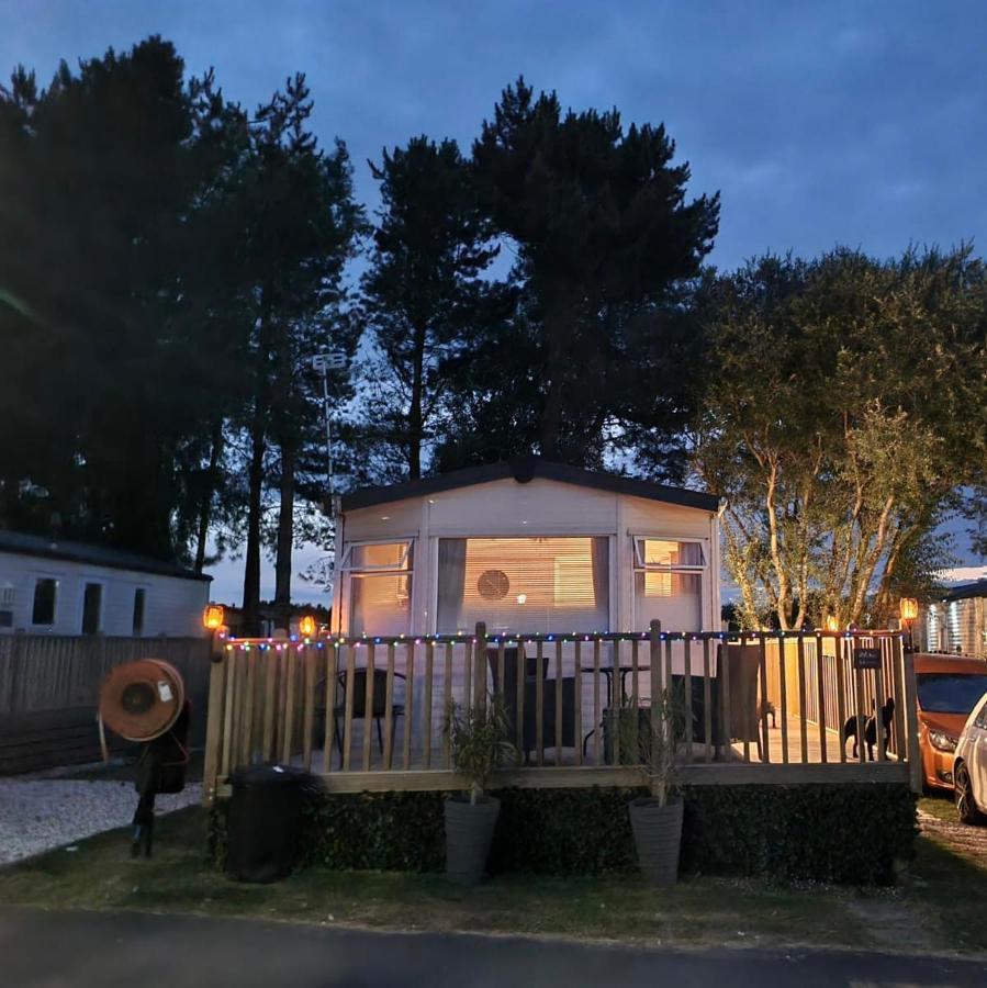 The Hygge Retreat At 7 Lakes Country Park, Lincolnshire Βίλα Crowle  Εξωτερικό φωτογραφία