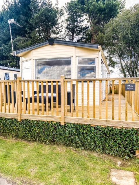 The Hygge Retreat At 7 Lakes Country Park, Lincolnshire Βίλα Crowle  Εξωτερικό φωτογραφία