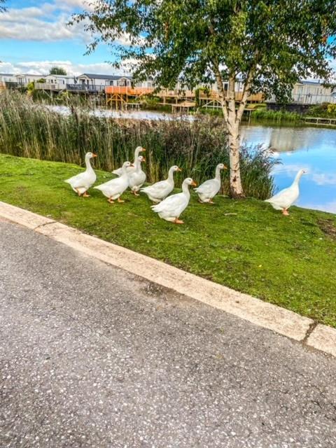The Hygge Retreat At 7 Lakes Country Park, Lincolnshire Βίλα Crowle  Εξωτερικό φωτογραφία