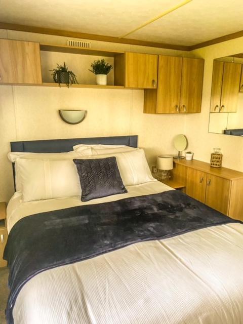 The Hygge Retreat At 7 Lakes Country Park, Lincolnshire Βίλα Crowle  Εξωτερικό φωτογραφία