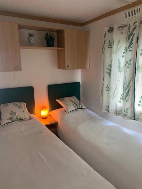The Hygge Retreat At 7 Lakes Country Park, Lincolnshire Βίλα Crowle  Εξωτερικό φωτογραφία